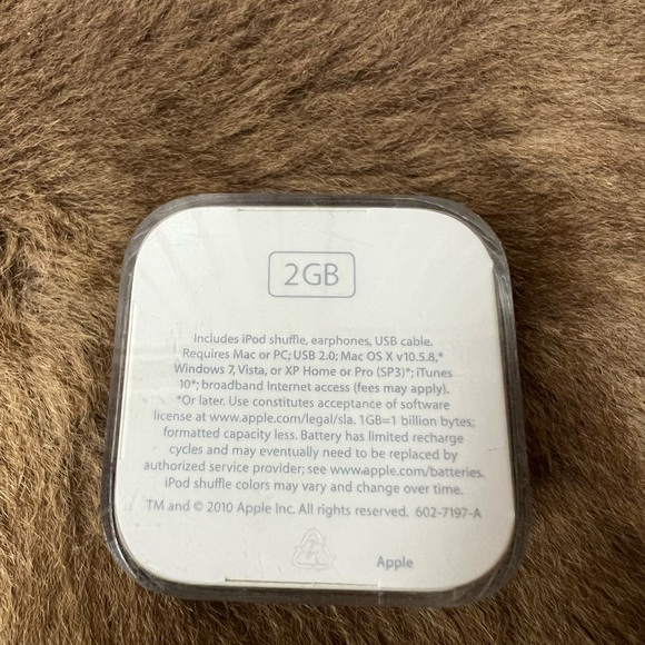 Y2K Apple IPod Shuffle 2gb NWT - Picture 5 of 9